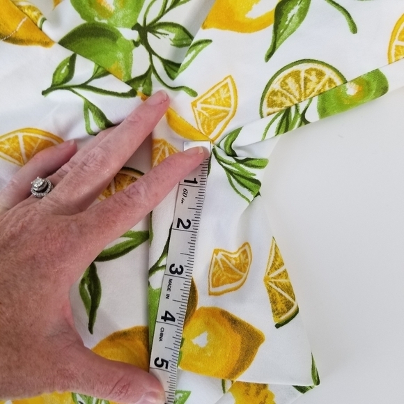 NWT Isaac Mizrahi NY 5" Inseam Stretch Tailored Trouser Shorts Lemon Lime Size 8 - Picture 9 of 11